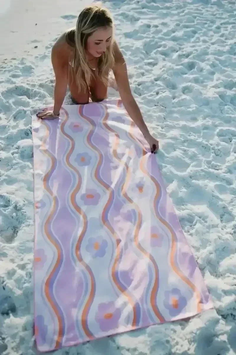 Beach Shells Reversible Quick Dry Towel - Image 3