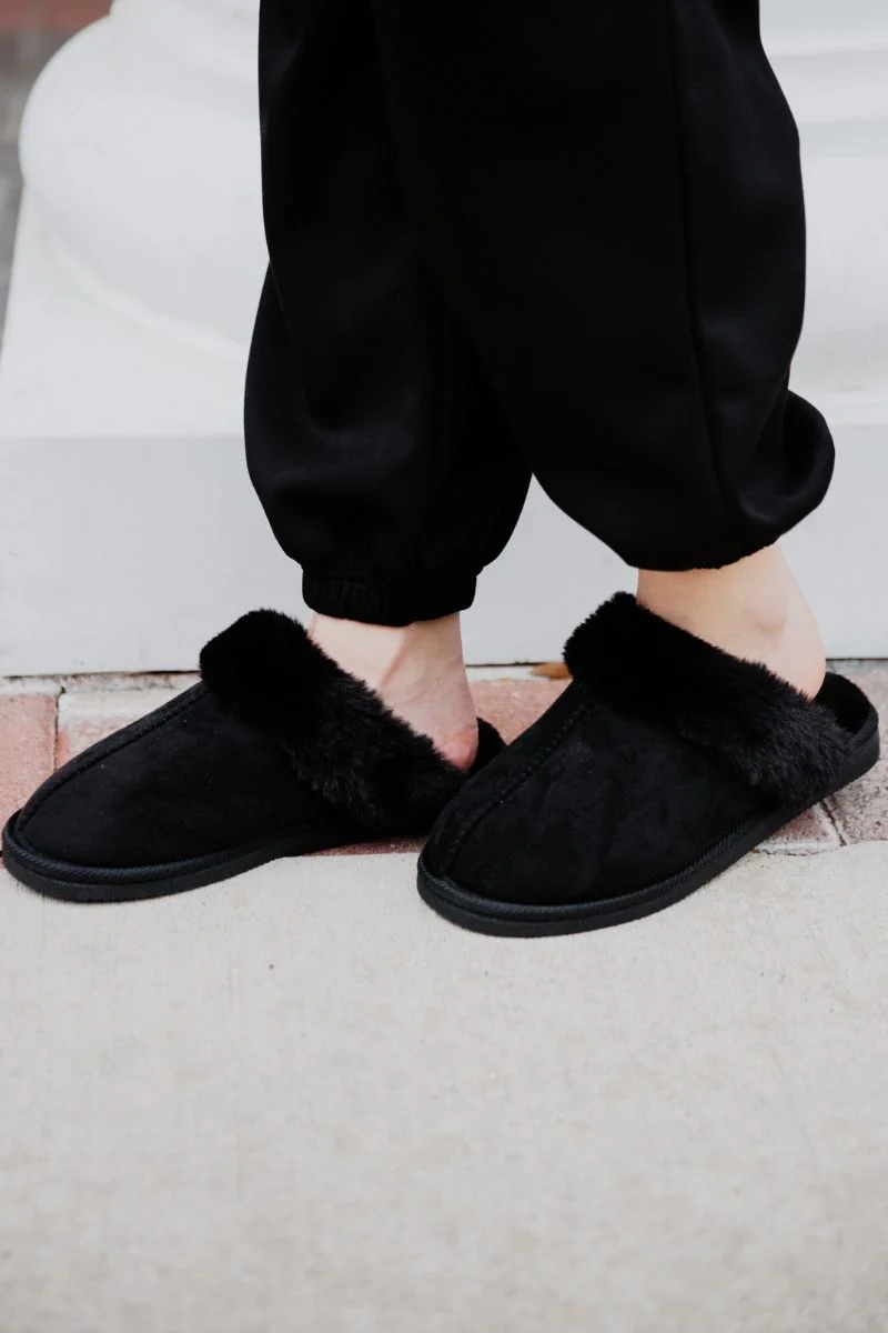 Black Faux Fur Cozy Slippers - Image 2